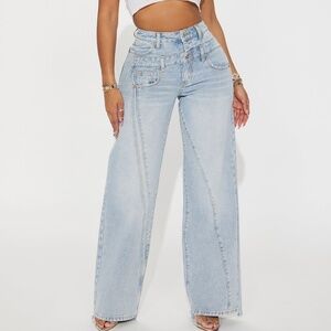 Fashion Nova Baggy Jeans-Light Wash